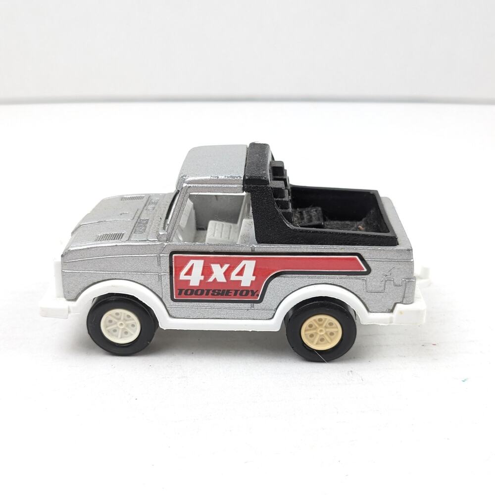 Vintage Tootsietoy Subaru BRAT 4x4 Silver Plastic Pickup Truck USA